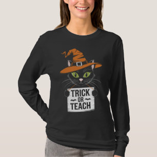 Trick Or Teach Groovy Teacher Halloween Retro  T-Shirt