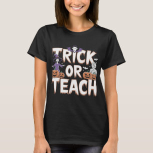Trick Or Teach Groovy Teacher Halloween Retro  T-Shirt
