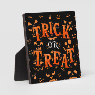 Trick or Treat Plaques For Halloween Room Decor