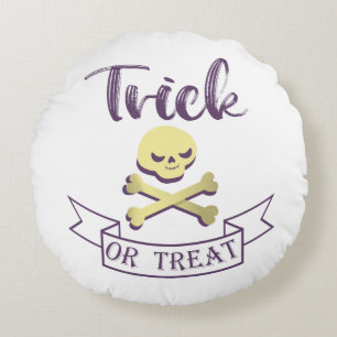 Trick or treat skull crossbones Halloween ribbon Round Cushion