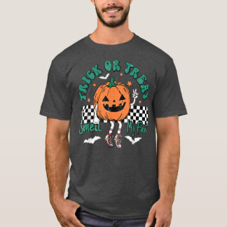 Trick Or Treat Smell My Feet Cute Pumpkin Hallowee T-Shirt