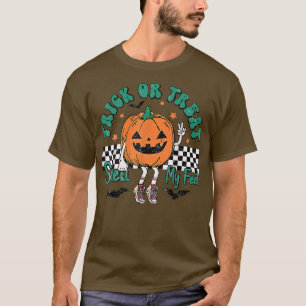 Trick or Treat Smell My Feet Pumpkin Kids Toddler T-Shirt