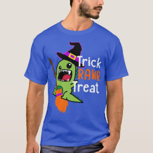 TRICK RAWR TREAT Funny Halloween Pun TRe Dinosaur  T-Shirt
