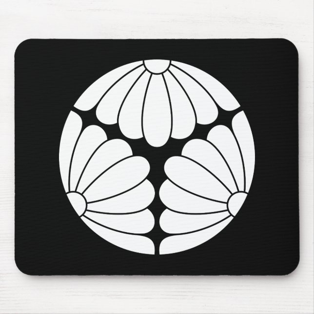 Trisected chrysanthemums mouse pad (Front)