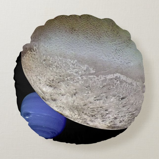 Triton with Neptune Round Cushion (Front)