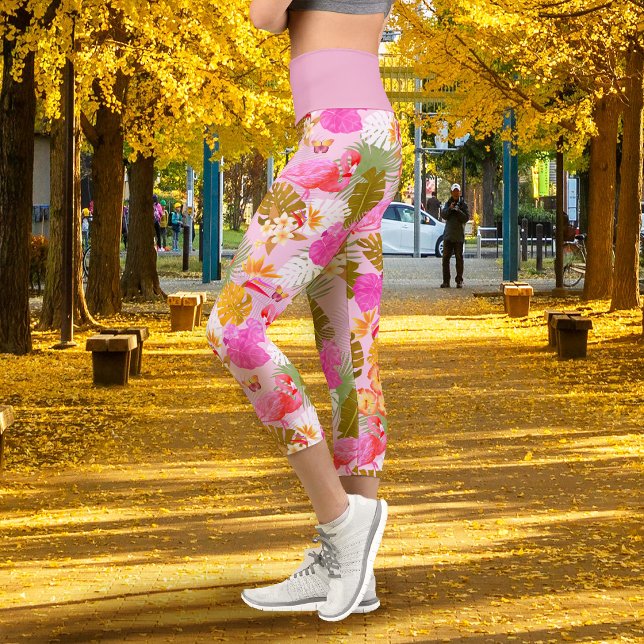 Tropical Flamingo Pink Capri Leggings (Tropical Flamingo Pink Capri Leggings)