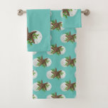 Tropical Holiday Christmas Beach Bath Towel Set<br><div class="desc">Starfish and sand dollars design on bath towels and facecloth with a Christmas theme.  Green holly stems with red berries are tucked among white sand dollars and a brown sea star to make this coastal holiday design.  Choose to buy the set or individual towels.</div>