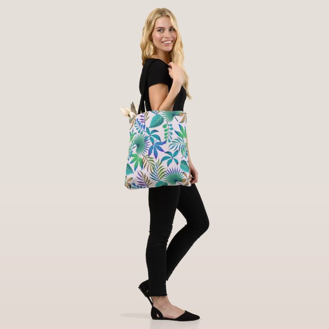 Tropical leaves pattern tote bag (On Model)