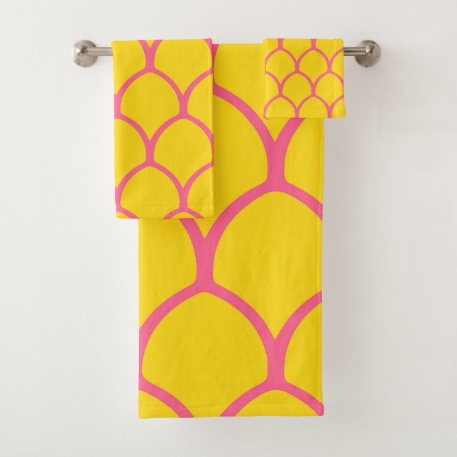 Tropical Pineapple Pattern in Pink and Yellow Bath Towel Set (Insitu)