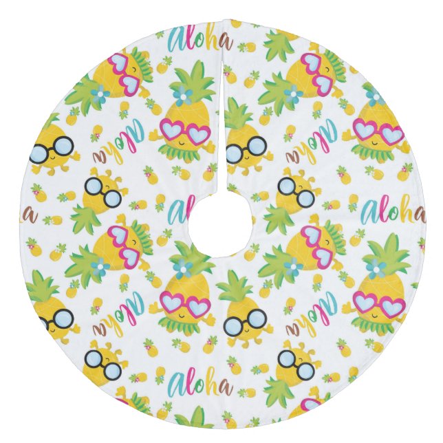 Tropical Pineapples Fleece Tree Skirt (Front)