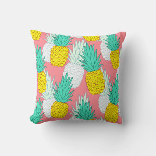 Tropical seamless pattern with exotic pineapples. cushion