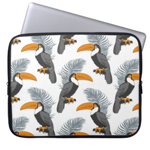 Tropical seamless pattern with toucans and leafs. laptop sleeve
