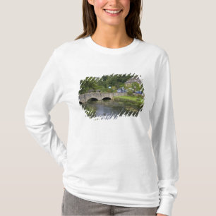 Trout stream in the village of Bibury, T-Shirt
