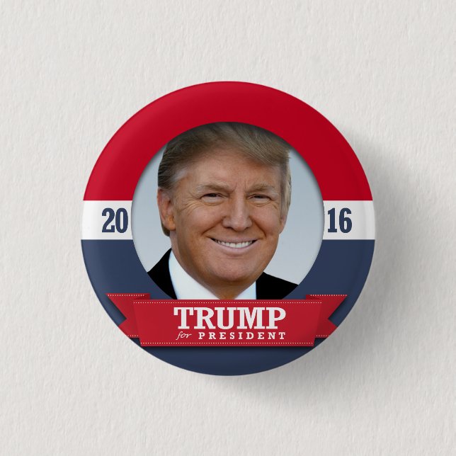 Trump 2016 3 cm round badge (Front)