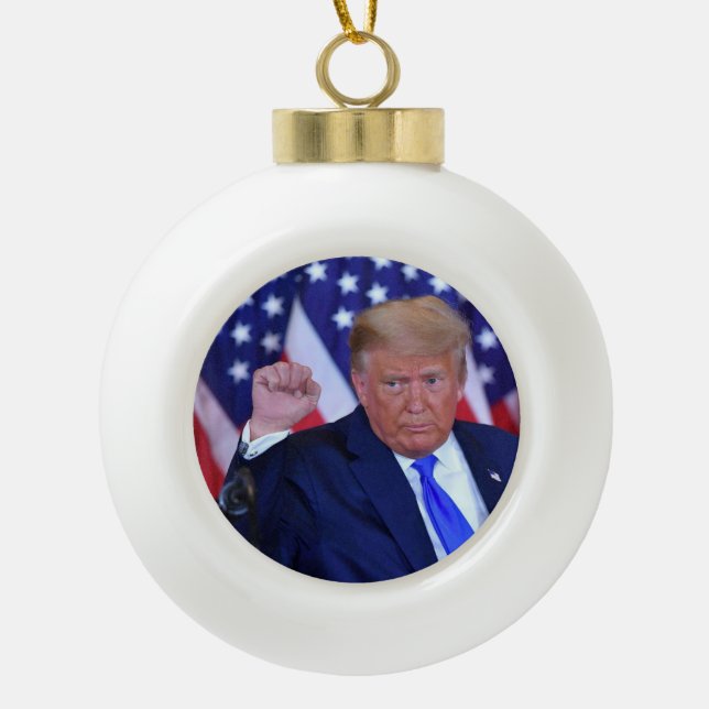 Trump 2024 Ill Be Back Ceramic Ball Christmas Ornament (Front)