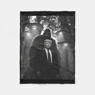 Trump Bigfoot Ufo Alien Encounter Uap Invasion Con Fleece Blanket