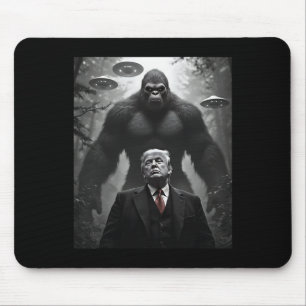 Trump Bigfoot Ufo Alien Encounter Visitation Consp Mouse Pad