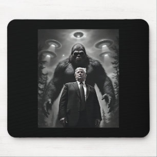 Trump Bigfoot Ufo Alien Extraterrestrial Encounter Mouse Pad