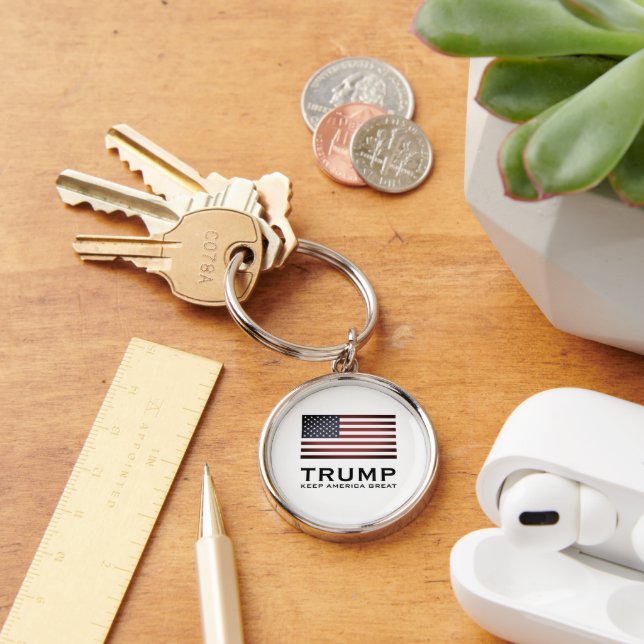 Trump keychain gift. Keep America Great (Desk)