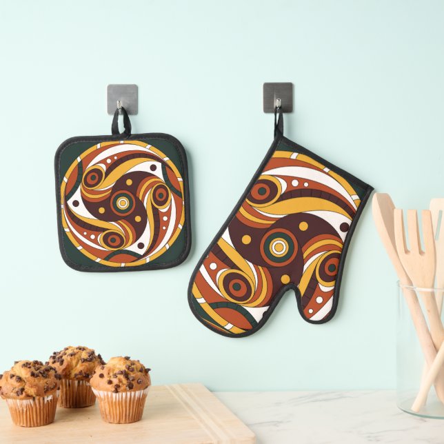 Trypillian Culture Ancient Spiral Pot Holder & Ove Oven Mitt & Pot Holder Set (Insitu(Hanging))