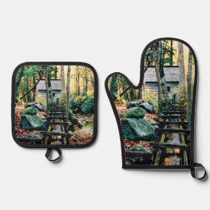 Tub Mill Bathed in Sunshine Oven Mitt & Pot Holder Set