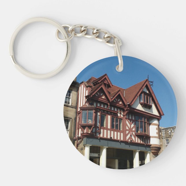 Tudor oak frame building, Edinburgh, Scotland Key Ring (Front)