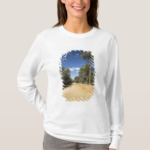 Tunisia, Ksour Area, Ksar Ghilane, date palm T-Shirt