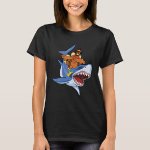 Turkey Dabbing Riding Shark Cool Thanksgiving Gift T-Shirt