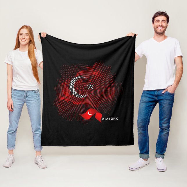 Turkey flag fleece blanket (In Situ)