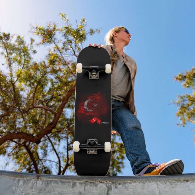 Turkey flag skateboard (Outdoor 1)