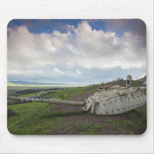 Turret of Israeli tank points to Qunietra Mouse Pad