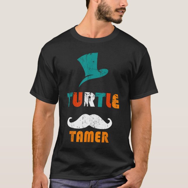 Turtle Tamer circus master Funny Animals Distresse T-Shirt (Front)