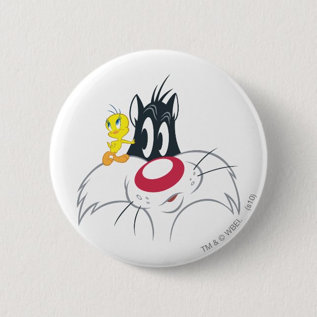 TWEETY™ In Action Pose 12 6 Cm Round Badge (Front)