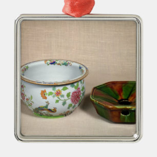 Two chamber pots metal tree decoration