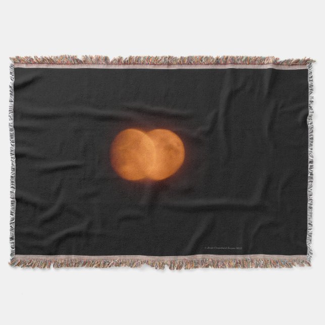 Two moons throw blanket (Front)