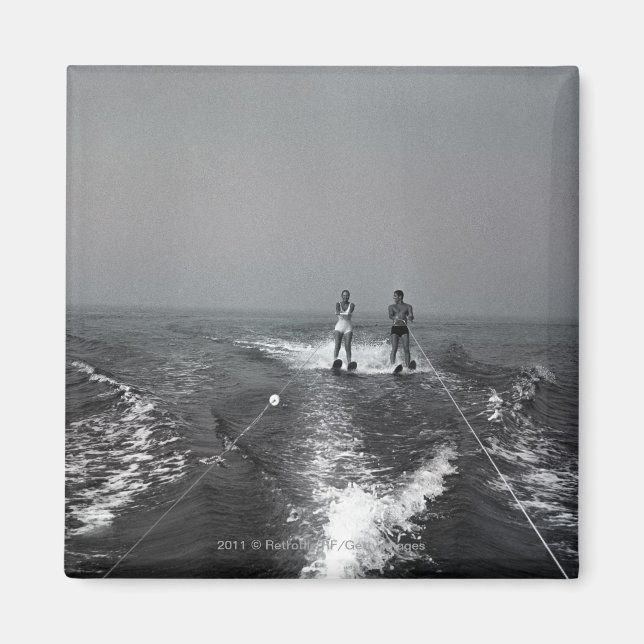 Two people waterskiing magnet (Front)