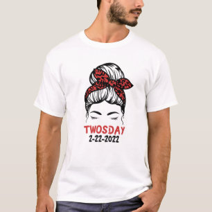 Twosday 2/22/2022 Mussy Bun School Teacher Februar T-Shirt