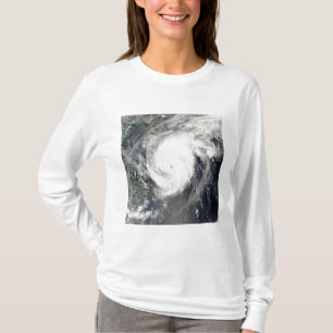 Typhoon Neoguri approaching China 2 T-Shirt