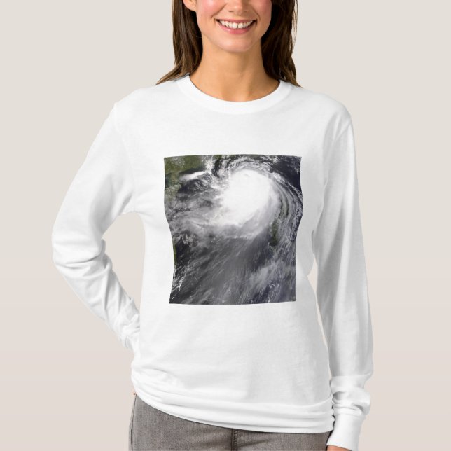 Typhoon Nuri approaching China T-Shirt (Front)