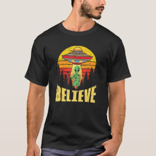 Ufo Alien Believer Unidentified Flying Object Retr T-Shirt