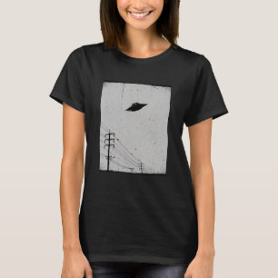 UFO Flying Saucer Power Lines Poles Alien  Paranor T-Shirt