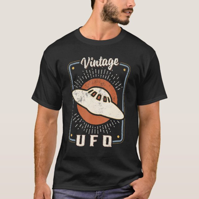 UFO Vintage Retro Classic Love T-Shirt (Front)