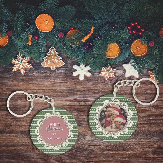 Ugly Christmas Chic green-based Circle Key Ring (Ugly Christmas Chic green-based Circle Keychains)