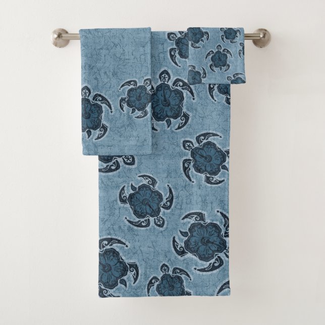 Uhane Honu Batik Hawaiian Turtle Coordinate -Blue Bath Towel Set (Insitu)