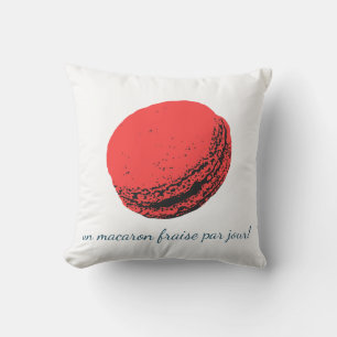 un macaron fraise par jour! cushion