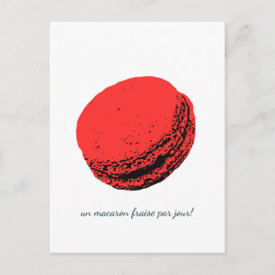 Un macaron fraise par jour! postcard