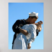 "Unconditional Surrender" statue - Sarasota, FL