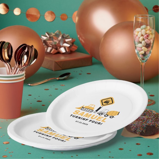 Under construction theme boys' birthday invitation paper plate (Multi)