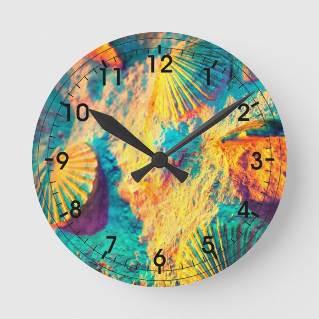 Underwater Beauty - Seashells Round Clock (Front)