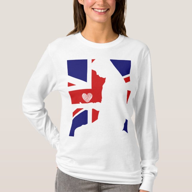 Union Jack Muslim women praying with a heart  T-Shirt (Front)
